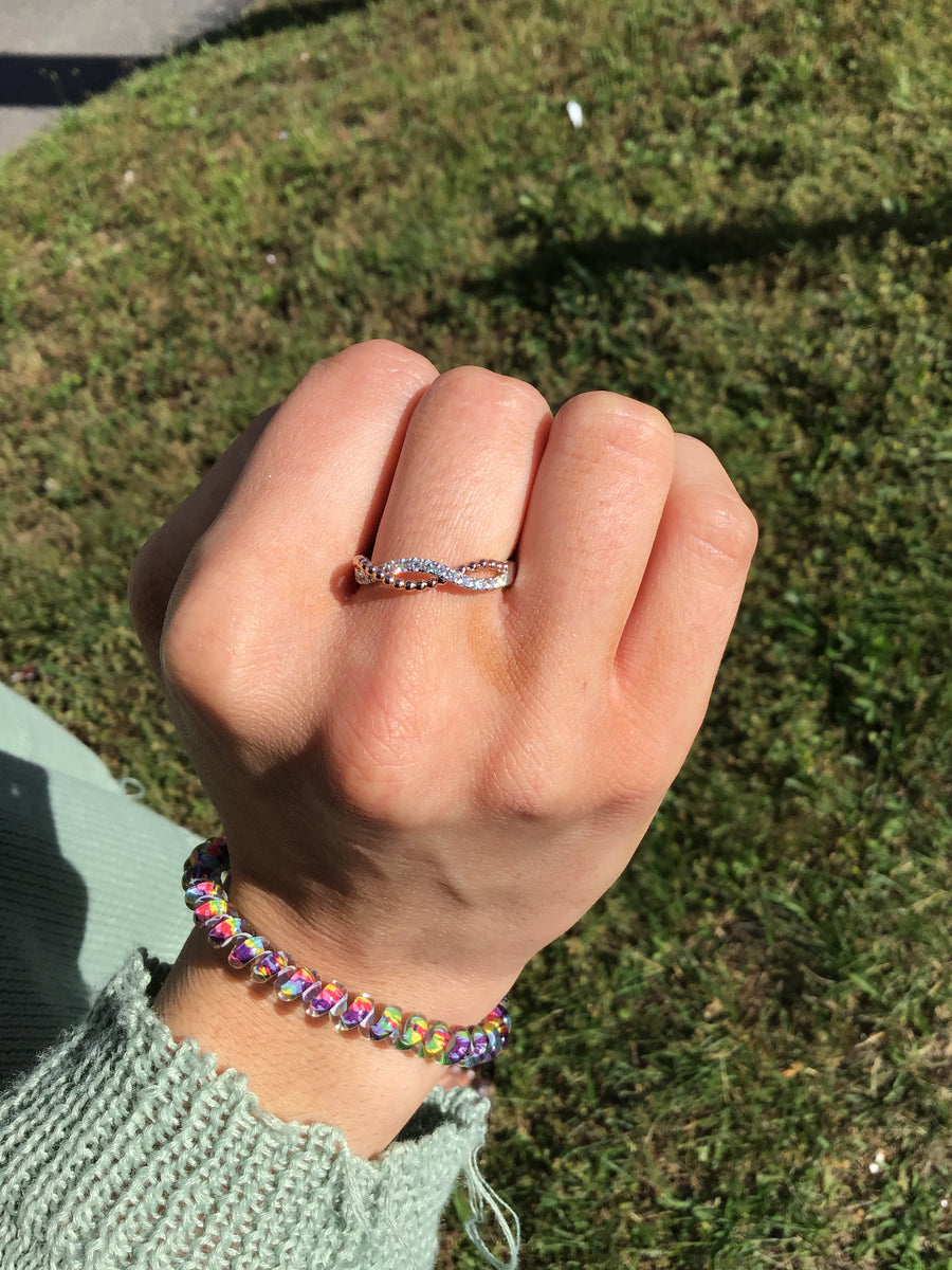 Sparkling Twisted Lines Ring