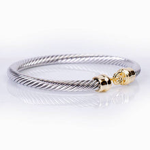 Load image into Gallery viewer, Classic Cable Hook Bangle