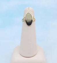 Load image into Gallery viewer, Solid Oval Signet Ring - 14K Yellow Gold