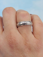 Load image into Gallery viewer, Spinner Diamond Ring - 14K Gold