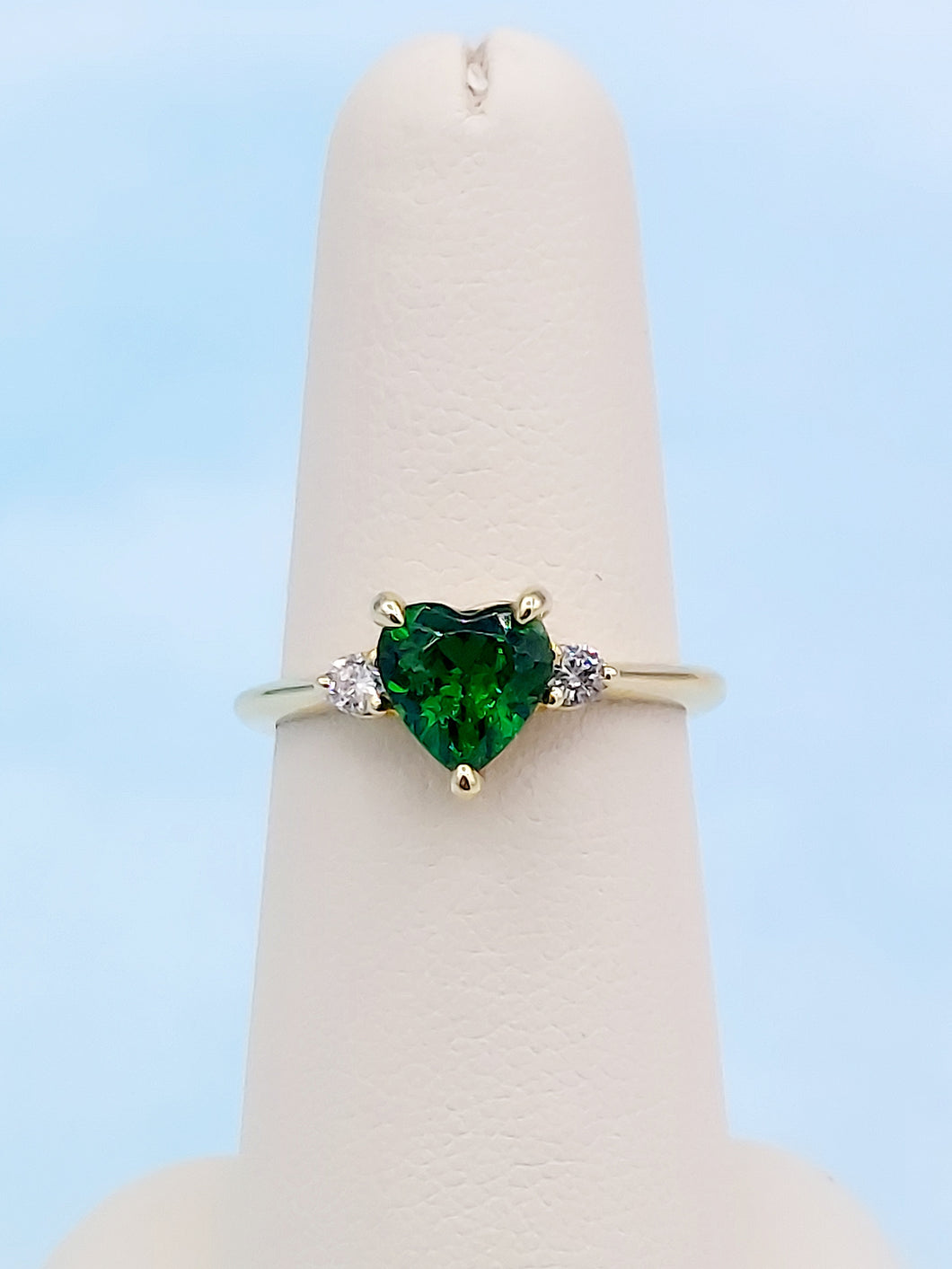 Emerald and diamond heart ring Clearance
