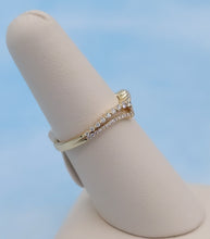 Load image into Gallery viewer, Double Diamond V Band - 14K