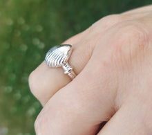 Load image into Gallery viewer, Shell Ring  - Sterling Silver