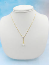 Load image into Gallery viewer, Pearl Drop Necklace