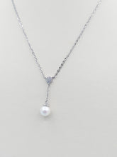 Load image into Gallery viewer, Pearl Drop Necklace