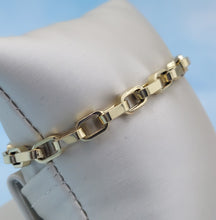 Load image into Gallery viewer, 7 Inch Open Box Bracelet - 14K Yellow Gold