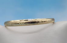 Load image into Gallery viewer, Diamond Cut Baby Bangle Bracelet - 14K Yellow Gold