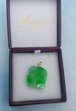 Load image into Gallery viewer, Green Jade Elephant Pendant - 14K Yellow Gold