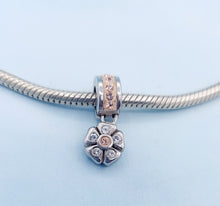 Load image into Gallery viewer, Swarovski Crystal Element Flower Bead - Chelsea Taylor