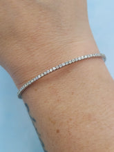 Load image into Gallery viewer, Diamond Flex Bangle - 1 Carat - 14K White Gold