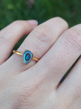 Load image into Gallery viewer, Abalone &amp; Gold Tone Ring