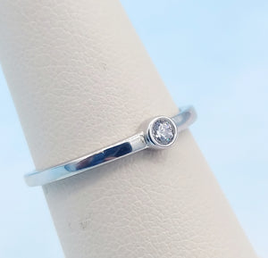 Dainty Circle Bezel Ring - Sterling Silver