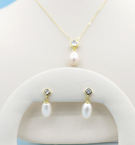 Pearl Necklace & Earring Set- Gold Plated