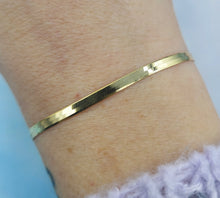 Load image into Gallery viewer, 14K 7 inch 3mm Silky Herringbone with Lobster Clasp Bracelet