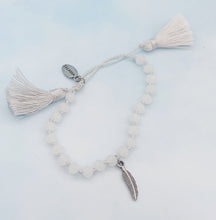 Load image into Gallery viewer, Feather Zacasha Bracelet