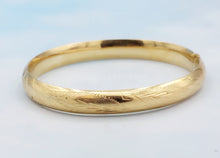Load image into Gallery viewer, Florentine Etched Estate Bangle - 14K Gold
