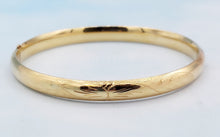 Load image into Gallery viewer, Polished and Brushed Estate Bangle - 14K Gold
