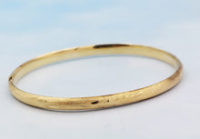 Load image into Gallery viewer, Thin Etched Estate Bangle - 14K Gold
