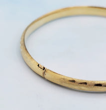 Load image into Gallery viewer, Thin Etched Estate Bangle - 14K Gold