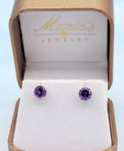 Load image into Gallery viewer, Purple Passion Round Stud Earrings - 14K Yellow Gold