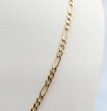 Load image into Gallery viewer, 18&quot; Figaro Chain - 10K Yellow Gold