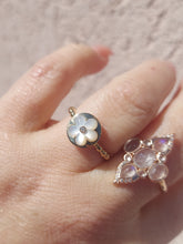 Load image into Gallery viewer, Mother of Pearl Flower Ring - 14K Gold