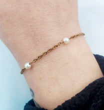 Load image into Gallery viewer, Pearl and Gold Filled Bracelet