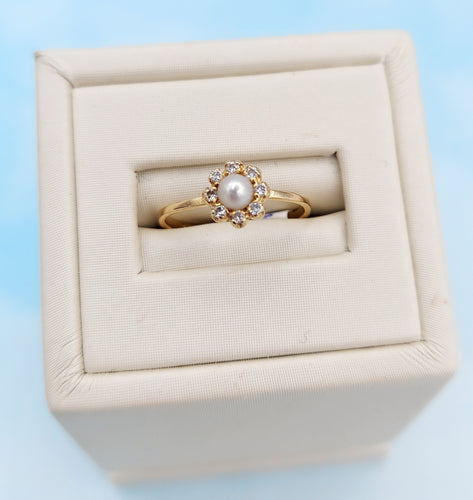 Pearl & Diamond Flower Ring - 14K Yellow Gold - Estate Piece