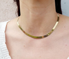 Load image into Gallery viewer, Thick Herringbone Estate Necklace - 14K Gold