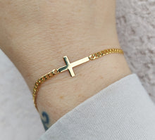 Load image into Gallery viewer, Cross Bracelet with Curb Chain - 14K Yellow Gold