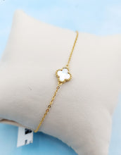 Load image into Gallery viewer, Single Clover White Mother of Pearl Bracelet - Sterling Silver