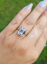 Load image into Gallery viewer, Cubic Zirconia &amp; White Gold Engagement Ring - 14K White Gold