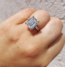 Load image into Gallery viewer, Cubic Zirconia &amp; White Gold Engagement Ring - 14K White Gold