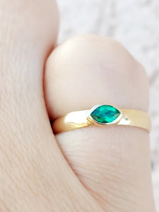 Emerald Marquise Shaped Stone & Yellow Gold - 14K