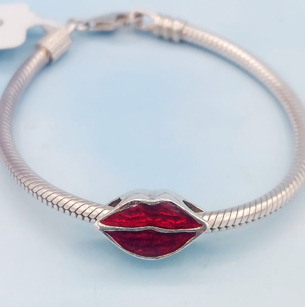 Red Enamel Lips Bead