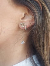 Load image into Gallery viewer, Flower Earrings - 14K Gold