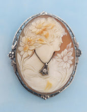 Load image into Gallery viewer, Art Deco Cameo Pin