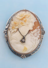 Load image into Gallery viewer, Art Deco Cameo Pin