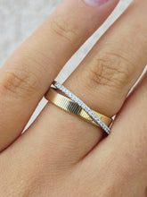 Load image into Gallery viewer, Diamond and Gold Band Ring - 18K