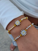 Load image into Gallery viewer, White Daisy Stretch Bracelet - Luca and Danni