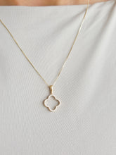 Load image into Gallery viewer, Diamond Clover Pendant - 14K Yellow Gold
