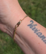 Load image into Gallery viewer, 8.5 S Style Gold Estate Bracelet - 14K Gold