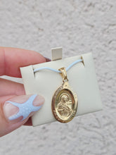 Load image into Gallery viewer, Saint Theresa Oval Medal Pendant - 14K Yellow Gold