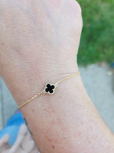Load image into Gallery viewer, Adjustable Black Onyx Clover Bracelet - Gold Plated Sterling Silver