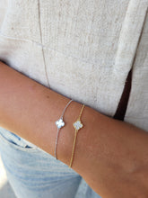 Load image into Gallery viewer, Single Clover White Mother of Pearl Bracelet - Sterling Silver