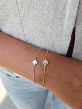 Load image into Gallery viewer, Single Clover White Mother of Pearl Bracelet - Sterling Silver