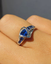 Load image into Gallery viewer, Intuitive Iolite Ring - 10K White Gold - Estate