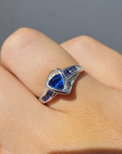 Load image into Gallery viewer, Intuitive Iolite Ring - 10K White Gold - Estate