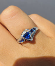 Load image into Gallery viewer, Intuitive Iolite Ring - 10K White Gold - Estate