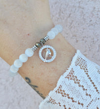 Load image into Gallery viewer, Cardinal Beaded Bracelet - TJazelle